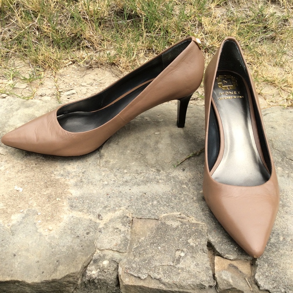 MONET NUDE LEATHER PUMPS